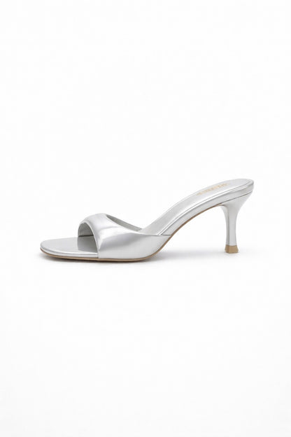 Daphne Heels