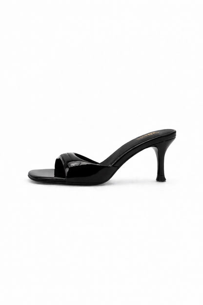 Daphne Heels