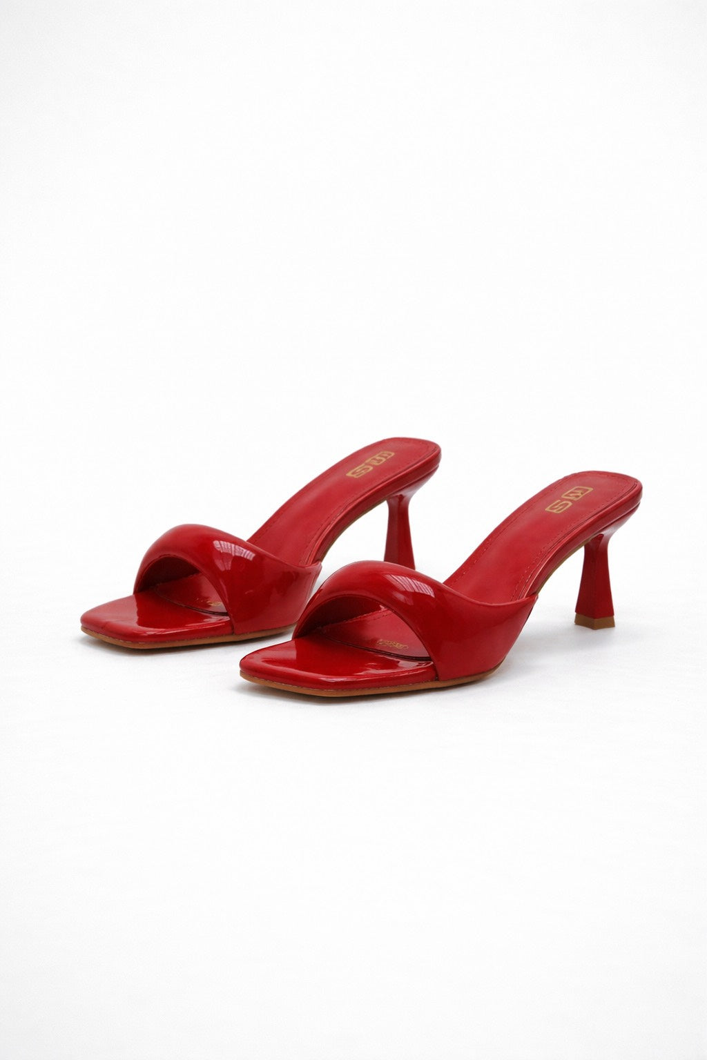 Daphne Heels