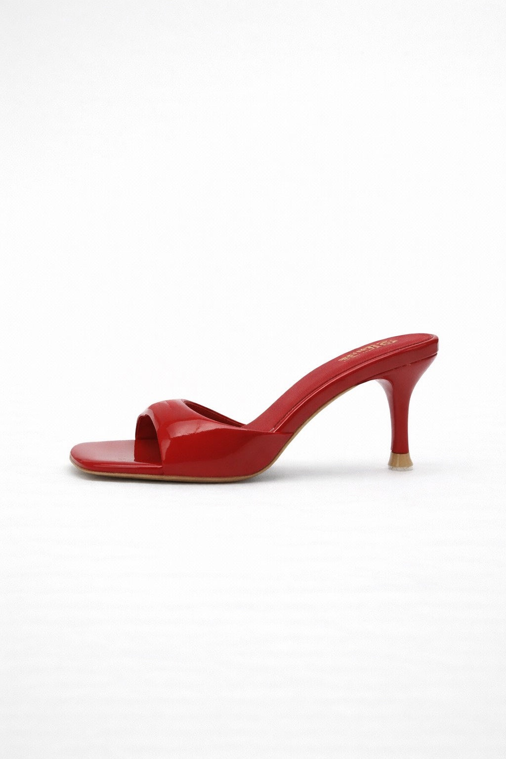 Daphne Heels